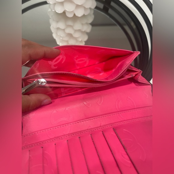 CHANEL QUILT LNG WALLET W PINK INTERIOR - Picture 10 of 12